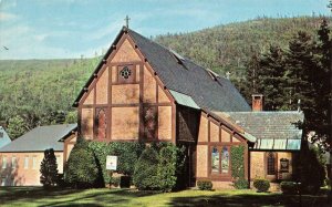 BRATTLEBORO, VT Vermont  ST MICHAEL'S EPISCOPAL CHURCH  c1960's Chrome Postcard