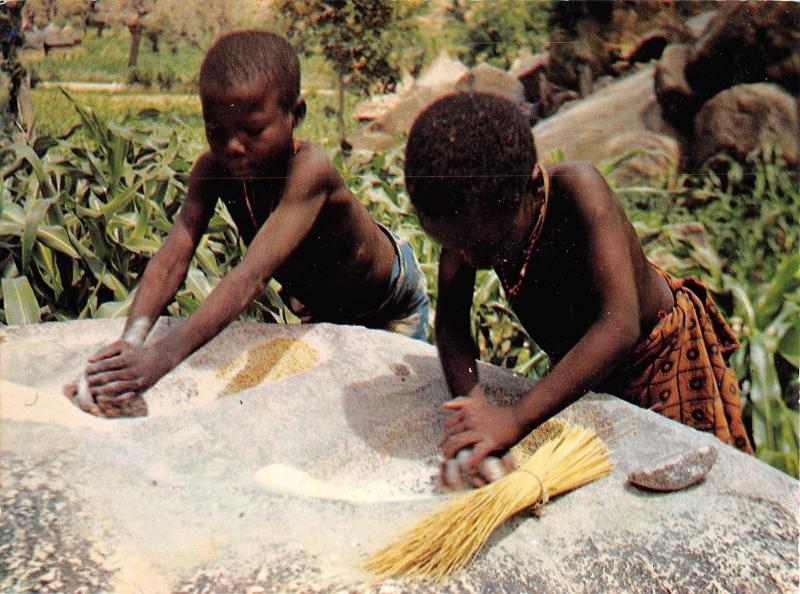 Br45076 Camerun Mokolo petites et coyrageuses children enfants cameroon