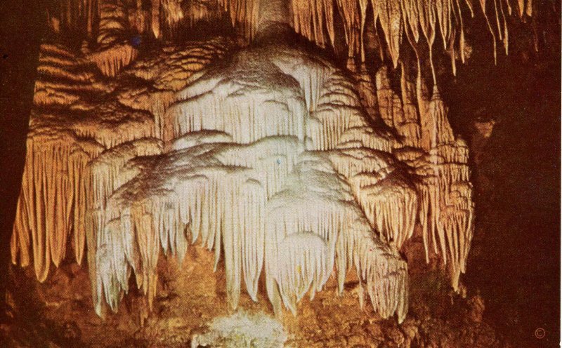 VA - Luray. Luray Caverns. Titania's Veil