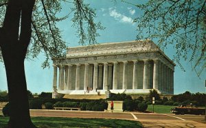 Washington DC, The Lincoln Memorial, West End of Mall Potomac, Vintage Postcard