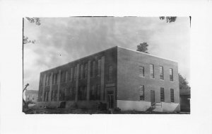 J75/ Monticello Kentucky RPPC Postcard c30-50s Court House Building 41