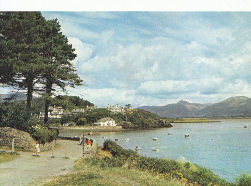 Wales Postcard - Borth-y-Gest - Caernarvonshire - Wales - Ref 8218A