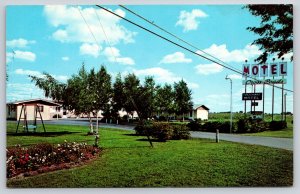Roadside~Clare Michigan~Entrance Of Crossroads Motel~Publ Leon Foster~Vintage PC