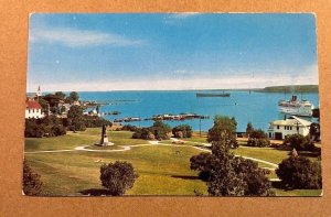 VINT UNUSED POSTCARD - HARBOR, MACKINAC ISLAND, MICHIGAN - SCRIBBLE ON BACK