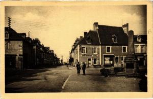 CPA VILLEFRANCHE-d'ALLIER Le Carrefour et la route de MONTLUCON (683247)