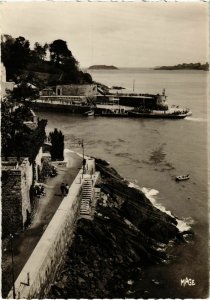 CPM Dinard- Promenade du Clair de Lune et les Vedettes FRANCE (1022473)