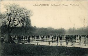 CPA PARIS 12e Bois de VINCENNES Lac Daumesnil Patinage (672683)