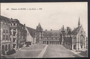 France Postcard - Chateau De Blois - La Cour  B1011