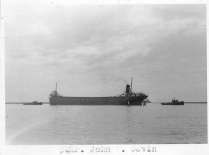 J56/ Snapshot Photograph Photo c1940s Great Lakes Ship John W Davin 50