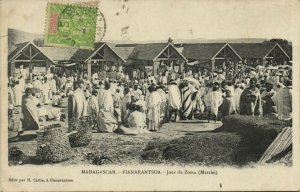 PC MADAGASCAR, FIANARANTSOA, JOUR DU ZOMA, Vintage Postcard (b37983)