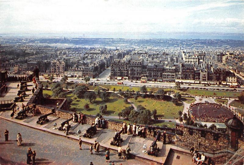 B87241 edinburgh from the castle ramparts  scotland