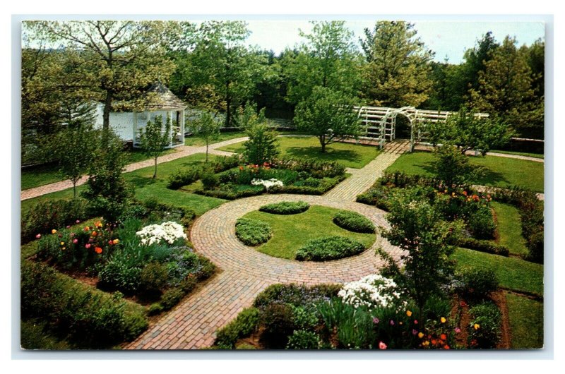 Postcard Garden of the Residence of General Salem Towne, Old Sturbridge MA E40