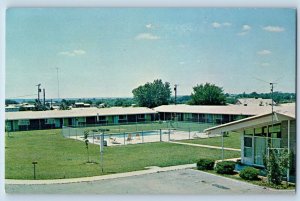 Lawrence Kansas Postcard Virginia Motel Restaurant Rooms Meetings Reception 1960