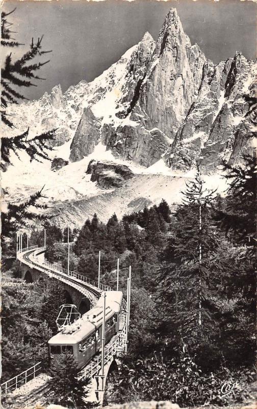 BR51030 Chamonix mont blanc le chemin de fer de montevers et l aiguille du dru