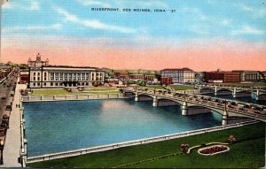 Iowa Des Moines Riverfront