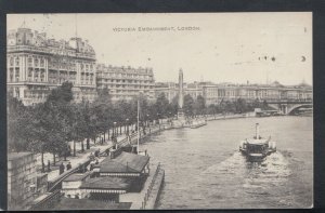 London Postcard - Victoria Embankment & Steamer on River Thames   T4586