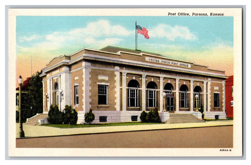 Vintage Postcard KS Post Office Parsons Kansas