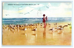 Feeding The Gulls Daytona Beach FL Florida Postcard (AZ9)