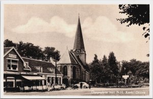 Netherlands Doorn Dorpsplein met NH Kerk Vintage Postcard C079