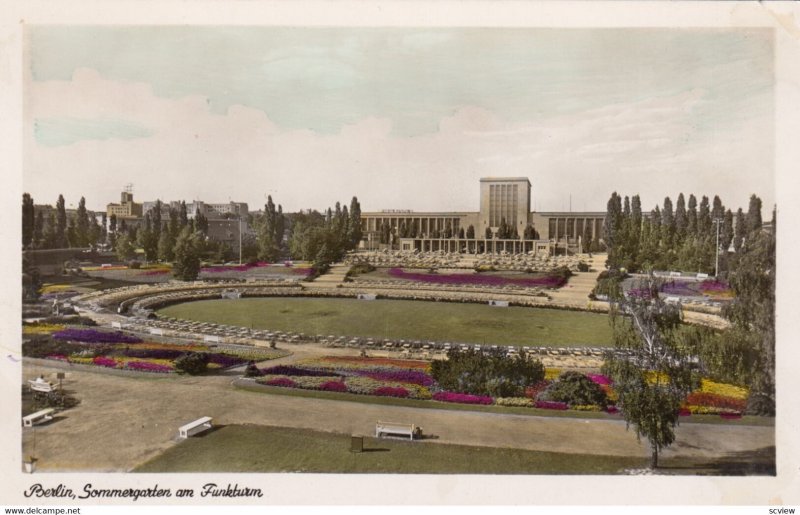 RP: BERLIN , Germany , 1930-40s ; Sommergarten am Funkturm