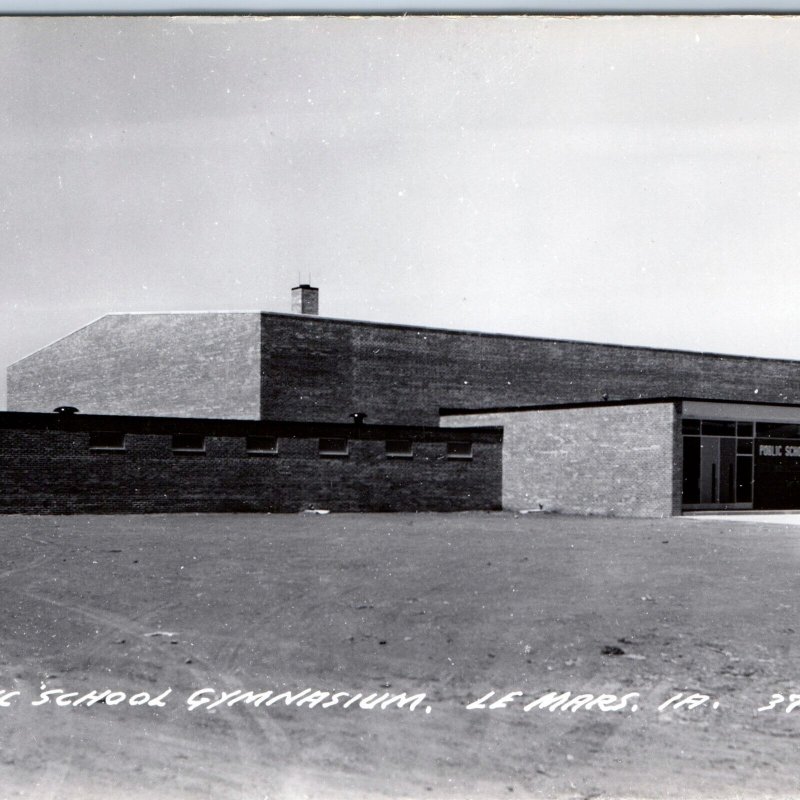 c1950s Le Mars, IA RPPC Public School Gymnasium Real Photo Postcard A107