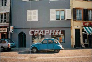 Postcard Modern Automobile Citroen 2CV Nature and farm