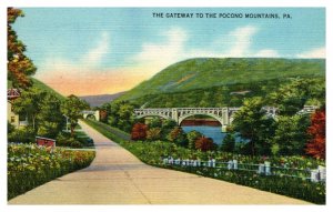 Vintage 1940s Postcard The Gateway to the Pocono Mountains, Pennsylvania