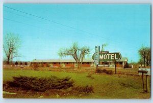 Belleville Michigan Postcard Rogalle's Motel Willow Run Expressway c1960 Vintage