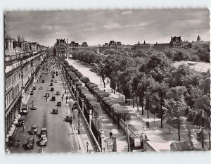 Postcard Perspective sur la rue de Rivoli les Tuileries et le Louvre, France