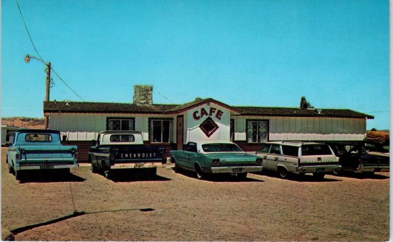 KAYENTA, AZ  Arizona  Mac & Jerry's JUNCTION CAFE  c1960s Cars Roadside Postcard