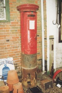 Royal Mail Postcard - Postbox - Below Stairs at Hungerford, Berkshire RR7154