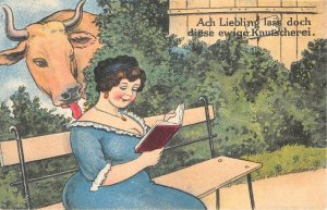 Lot169  eternal smooching woman reading and a cow comic postcard austria wien
