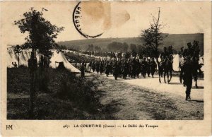 CPA Militaire La COURTINE - Le Défilé des Troupes (90031)