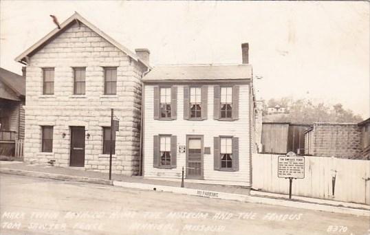 Mark Twain Boyhood Home The Museum And The Famous Tom Sawyer Fence Hannibal M...