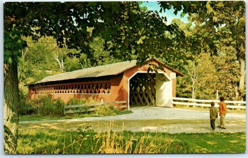 Postcard - Burt Henry Covered Bridge, Near Bennington, Vermont, USA