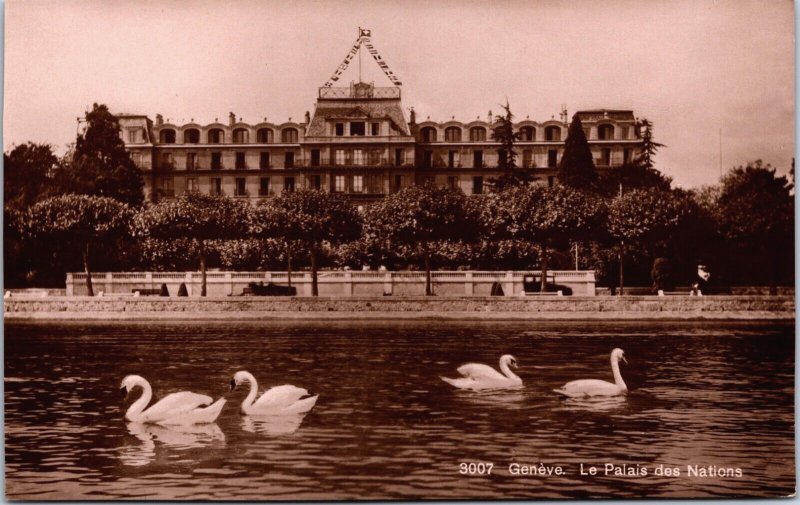 Switzerland Geneve Le Palais Des Nations Geneva Vintage RPPC C181