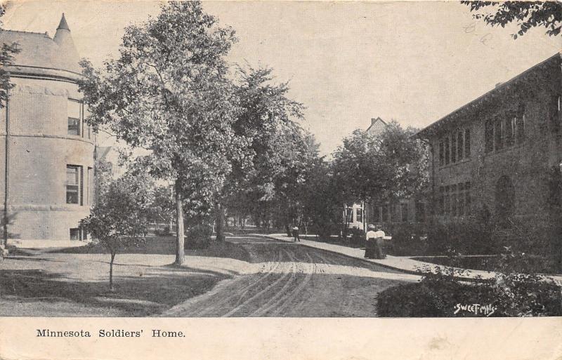 Minneapolis Minnesota~Soldiers' Home~Victorian Ladies on Sidewalk~1907 B&W Pc