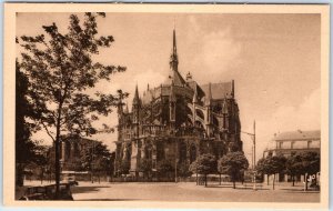 c1920s Reims, France Notre Dame Cathedral YVON PC Roadside Collotype Cars A323