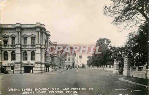 Postcard Modern Ceylon Queen's Street Showing GPO