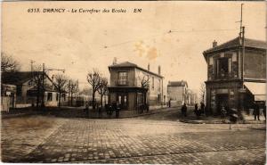 CPA Drancy -Le Carrefour des Ecoles (296478)