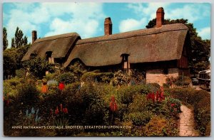 Postcard Stratford-Upon-Avon England Anne Hathaway Cottage 1950s Chrome Garden