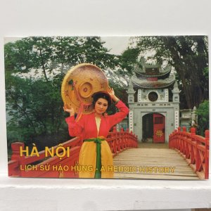 Hà Nôi: A Heroic History Vietnam Postcard Booklet - 10 Photos