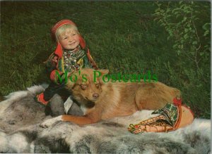 Norway Postcard - A Lapp Girl With Her Dog   RR10970