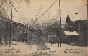 Glovewrsville NYTree Makes Grand St ImpassableCant Get There From Here1909