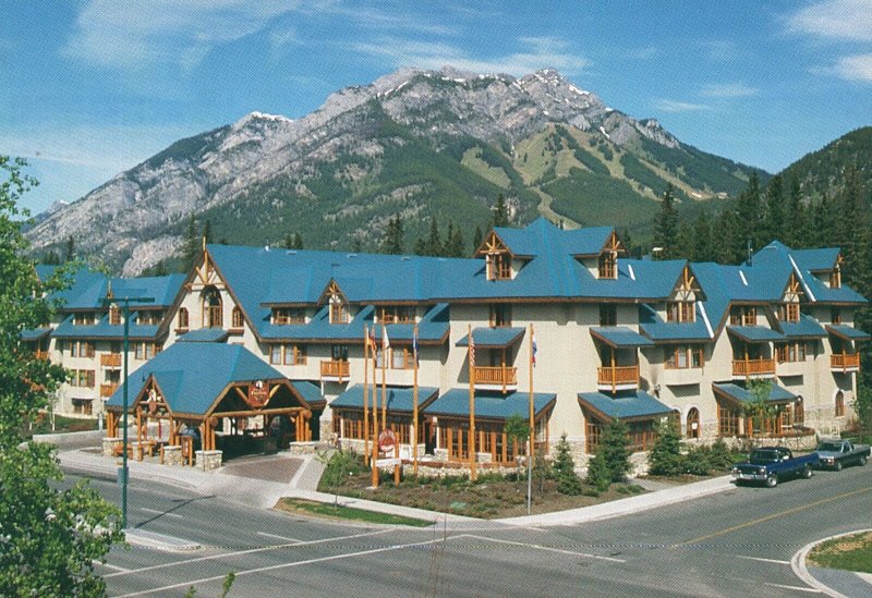 CONTINENTAL SIZE POSTCARD BANFF CARIBOU LODGE ADVERTISING ACCOMODATION ALBERTA