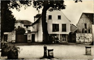 CPA Chessy - Le Prieure vu de la Place (1038201)