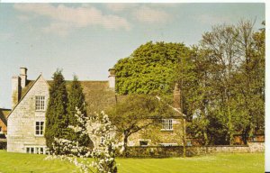 Northamptonshire Postcard - The Manor House, Kettering - Northampton - Ref 4487A