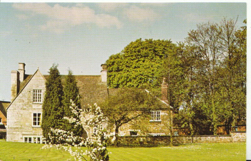 Northamptonshire Postcard - The Manor House, Kettering - Northampton - Ref 4487A
