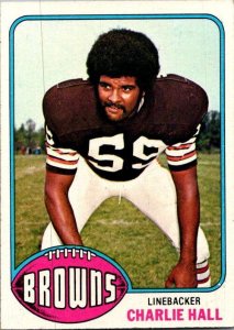 1976 Topps Football Card Charlie Hall Cleveland Browns sk4212