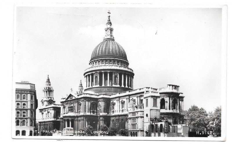 UK St Paul's Cathedral London England Valentine & Sons G;ossy RPPC Postcard